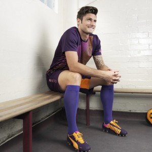 在线体育博彩-指挥与失控，内马尔场边咆哮，梅西怒摔水瓶—一场兄弟对决的失控瞬间，内马尔场边咆哮，梅西怒摔水瓶，兄弟对决的失控瞬间